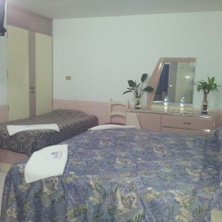Hotel Diamante Inn Uriangato Extérieur photo
